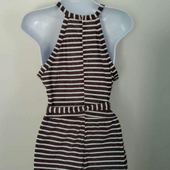 Super adorable Romper - Picture 5 of 7